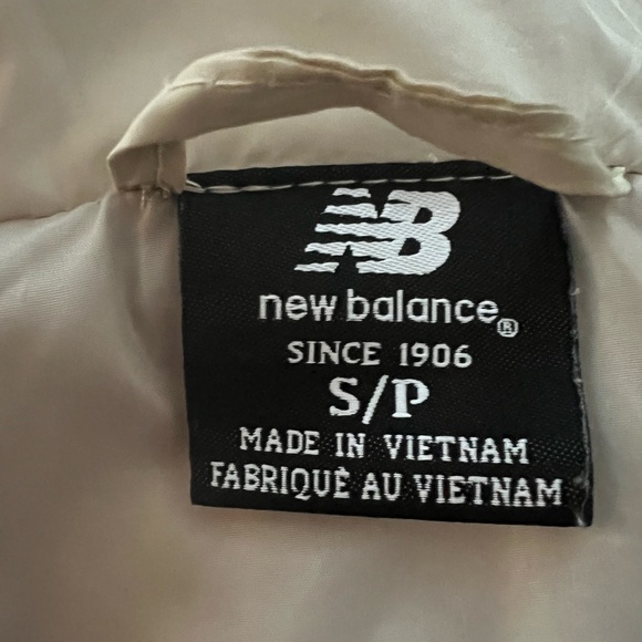 New Balance Jacket Size Small - Picture 2 of 2